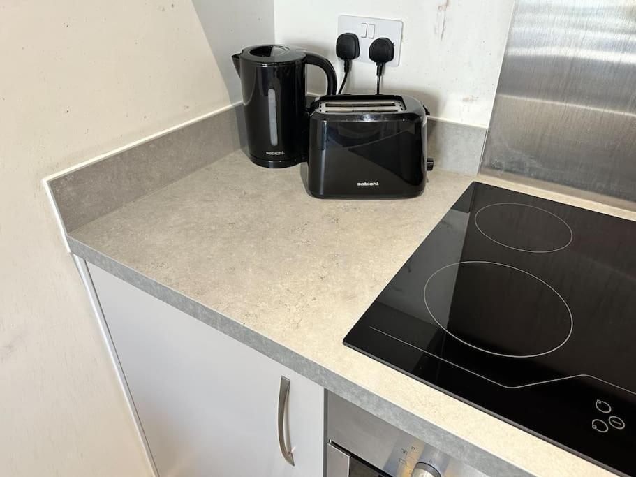 Cosy 2 Bed Sleeps 4+balcony *