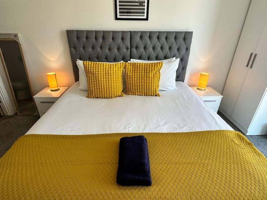 Apartment Cosy 2 Bed Sleeps 4+balcony