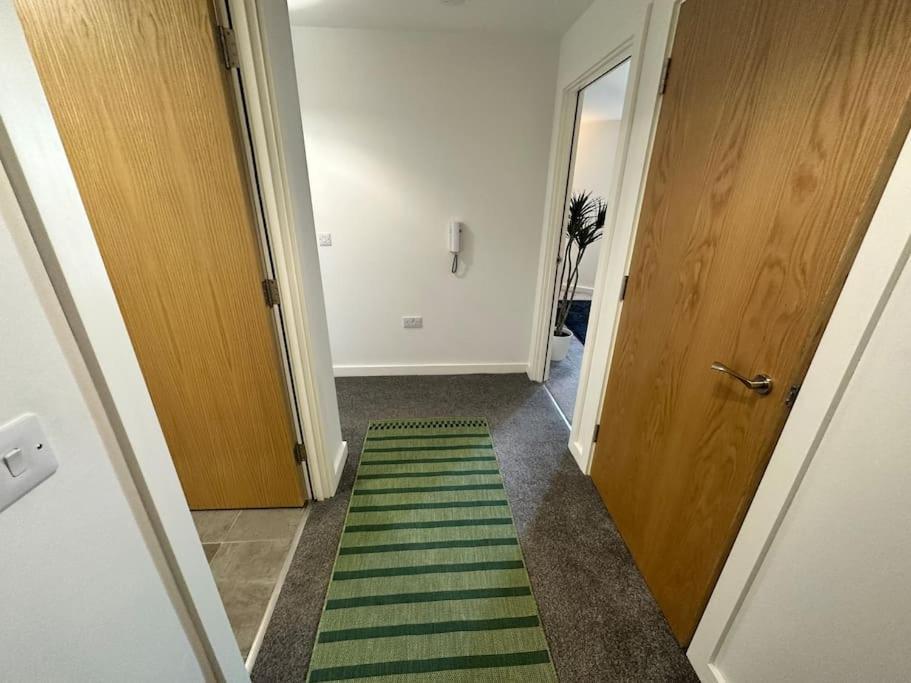 Apartment Cosy 2 Bed Sleeps 4+balcony *