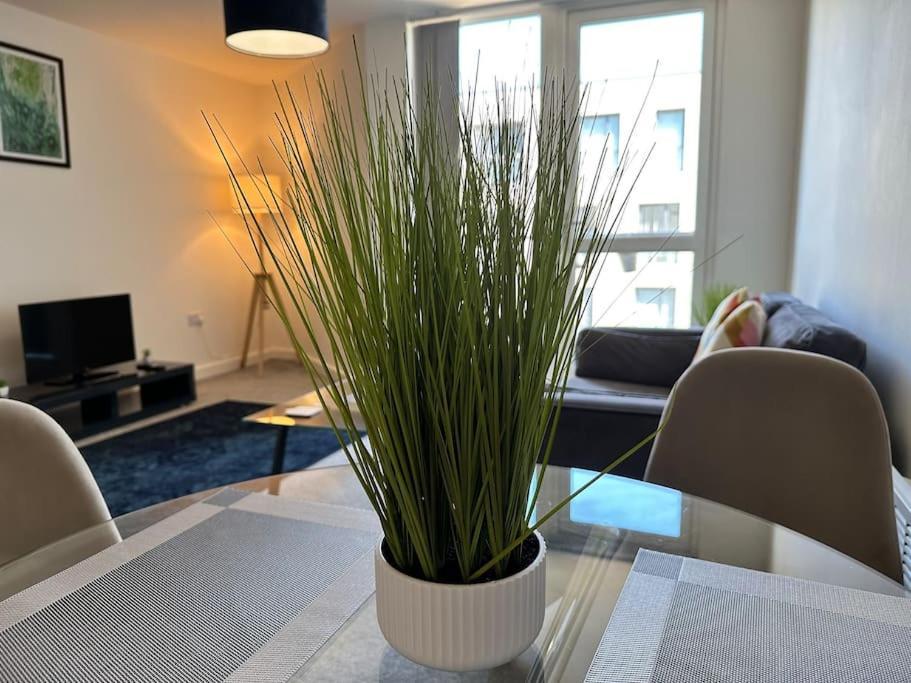 Apartment Cosy 2 Bed Sleeps 4+balcony